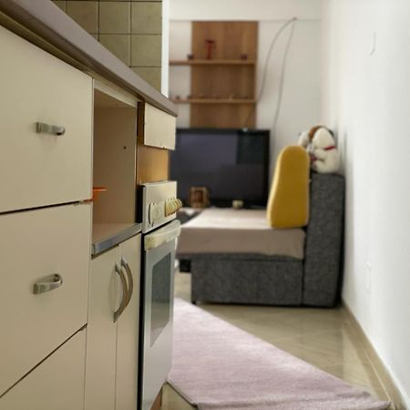 Guesthouse & Hospitality 베라트 외부 사진