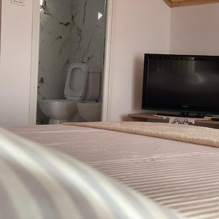Guesthouse & Hospitality 베라트 외부 사진