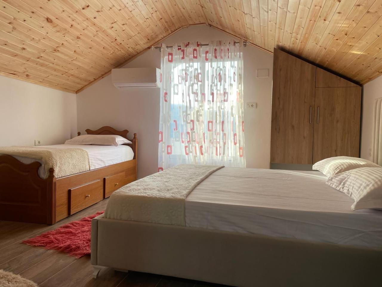 Guesthouse & Hospitality 베라트 외부 사진