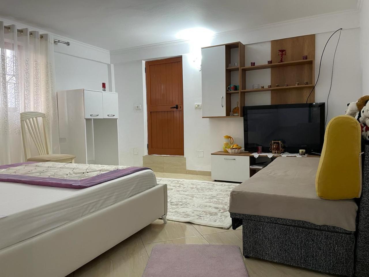 Guesthouse & Hospitality 베라트 외부 사진