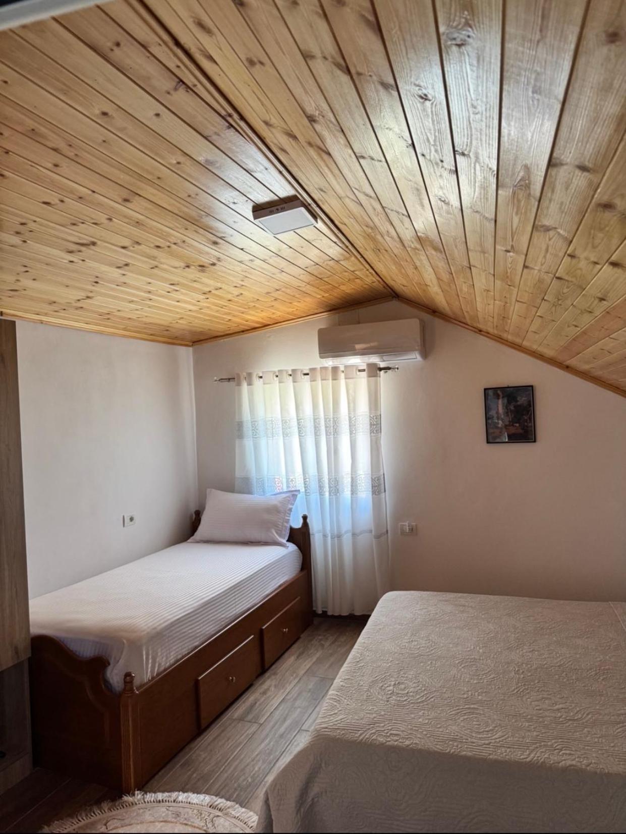 Guesthouse & Hospitality 베라트 외부 사진