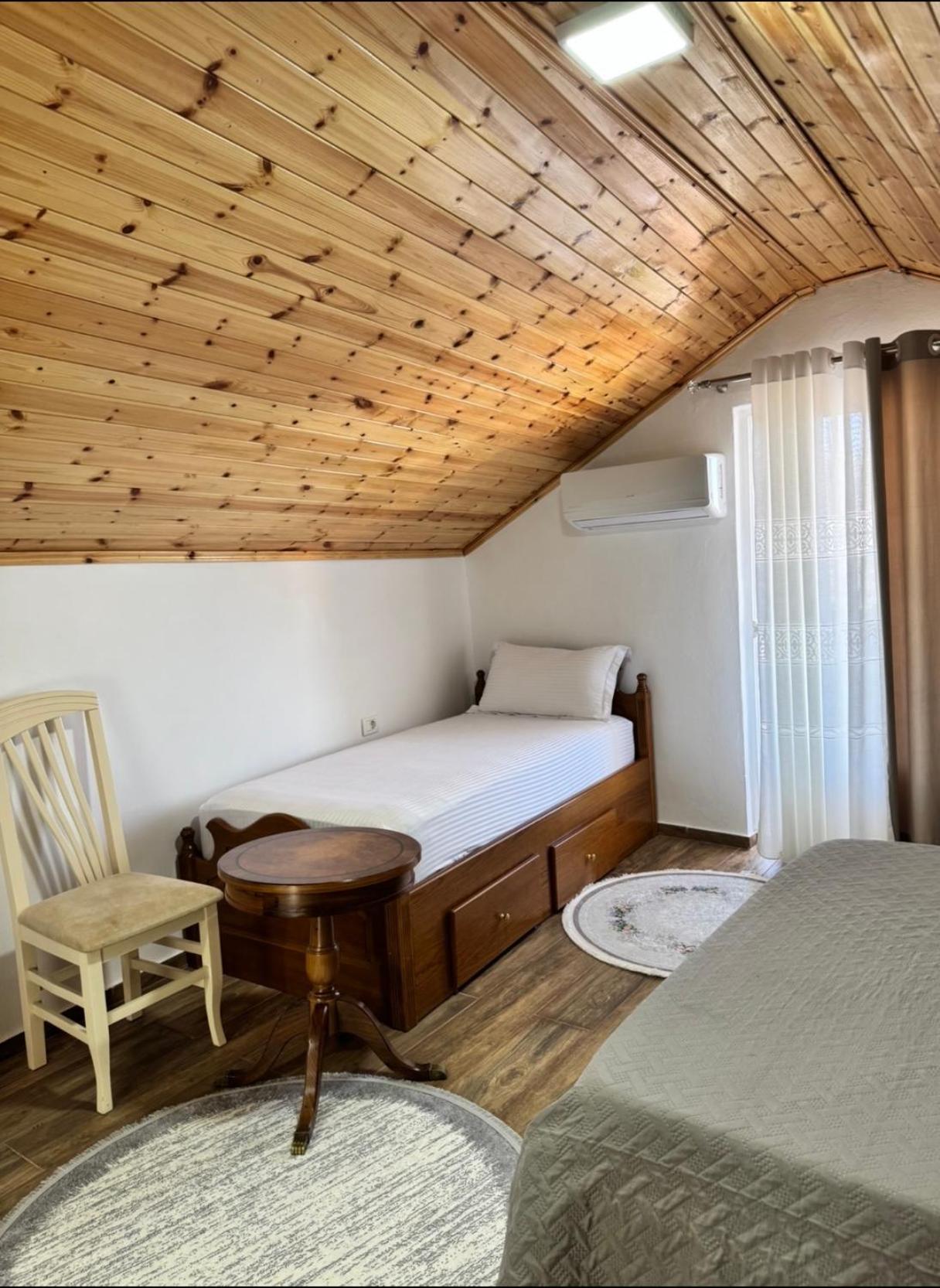 Guesthouse & Hospitality 베라트 외부 사진