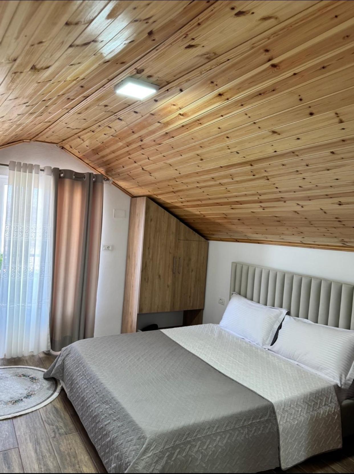 Guesthouse & Hospitality 베라트 외부 사진