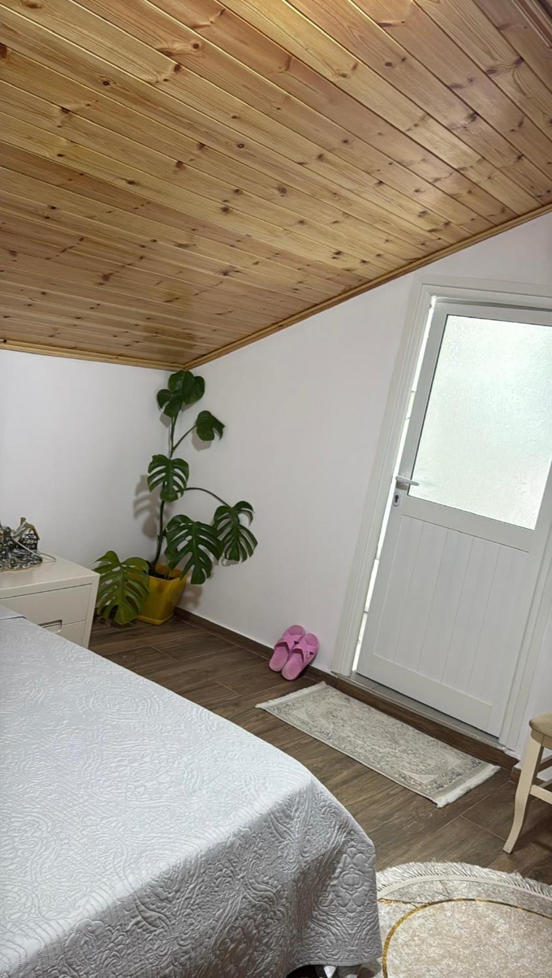 Guesthouse & Hospitality 베라트 외부 사진