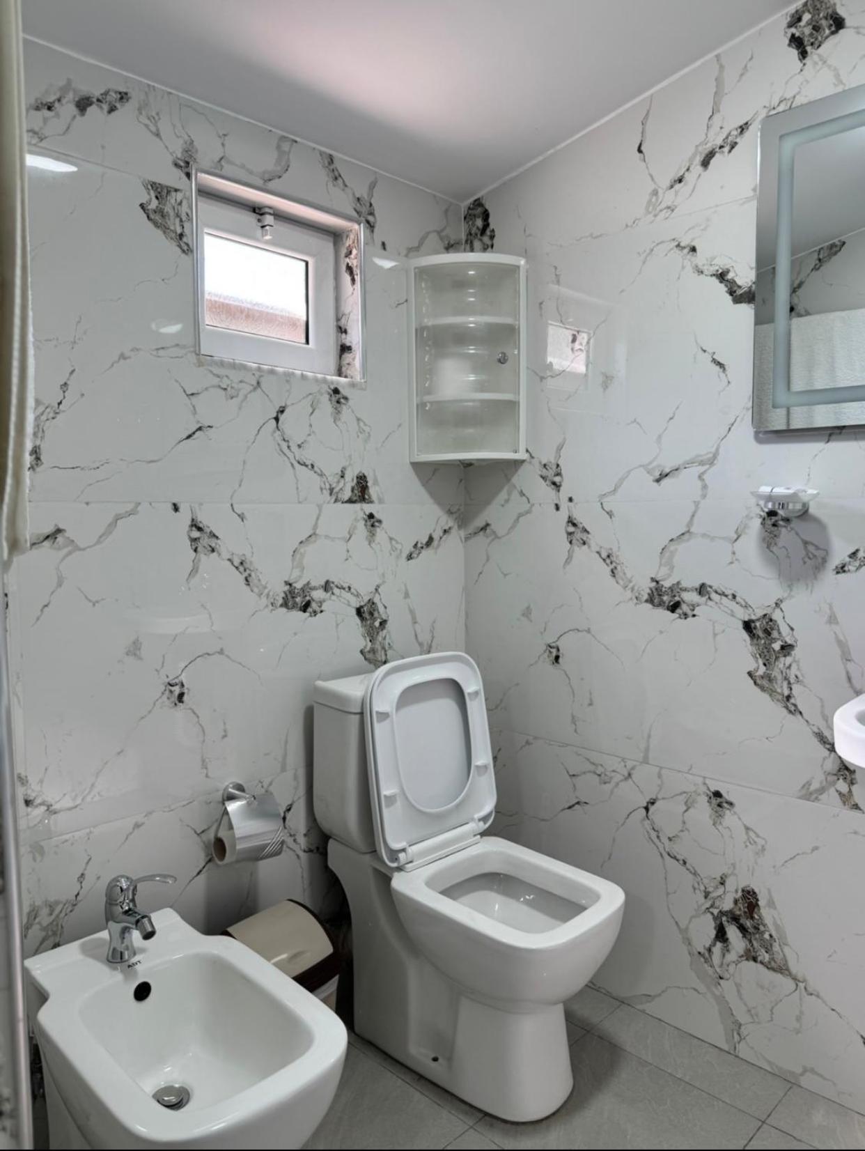 Guesthouse & Hospitality 베라트 외부 사진